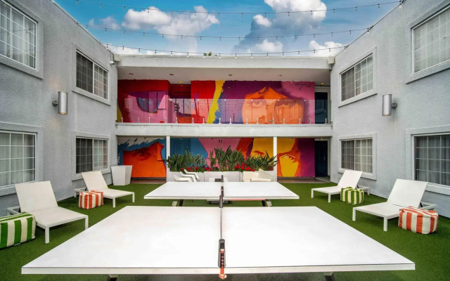 The Kinney - Venice Beach