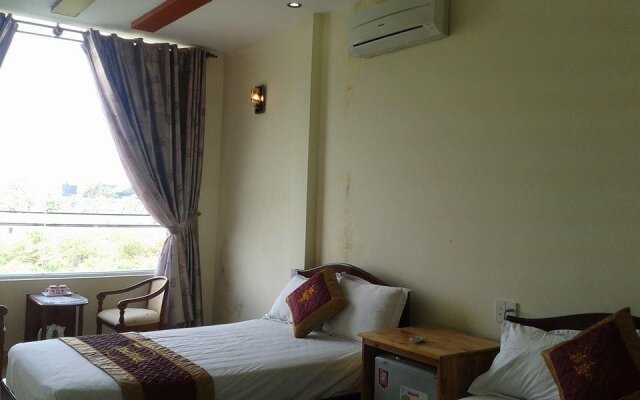 Nhat Nhat Hotel