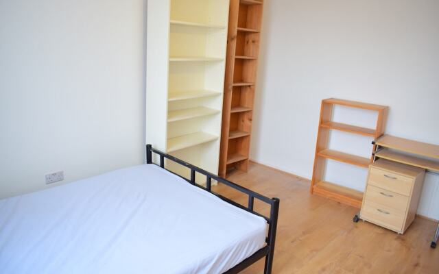 3 Bedroom Shadwell Flat