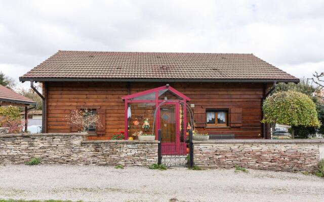 Spacious Chalet in Abbevillers with Swimming Pool