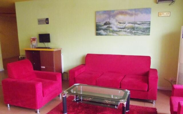 Home Inn Qingdao Jinggangshan Road