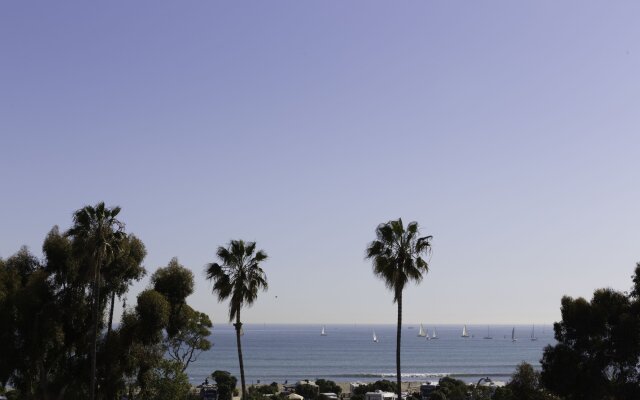 DoubleTree Suites by Hilton Doheny Beach - Dana Point