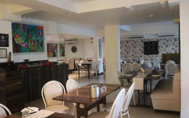 Hotel Samraj