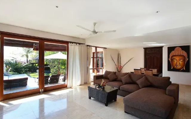 Balangan Beach Villa