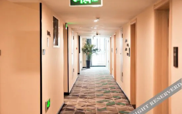 Yayue Hotel (Linyi Yihe Road Metro Store)