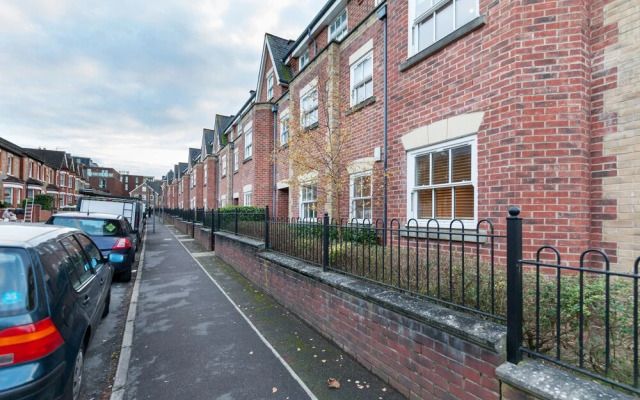 Roomspace Apartments -Sandfield Court