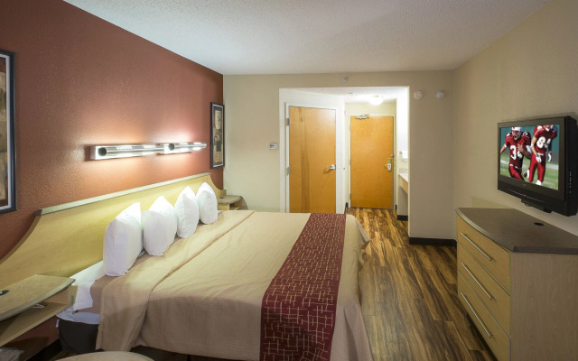 Red Roof Inn & Suites Philadelphia - Bellmawr