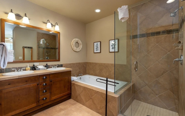 6554 Settlers Creek 3 Bedroom Townhouse by RedAwning