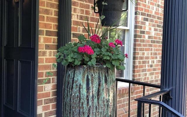 Williamsburg Sampler B & B