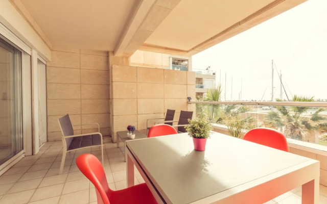 High Class Condo at Marina by FeelHome
