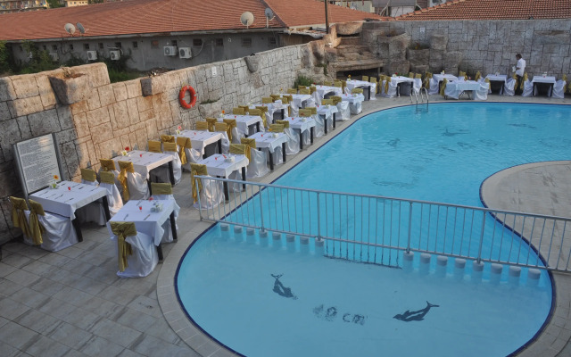 Lavitas Hotel