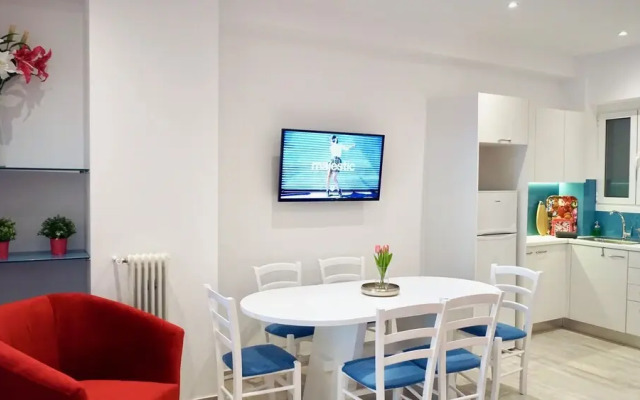 Vibrant & Cozy Apt in Athens