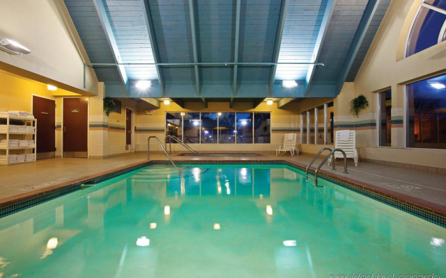 Country Inn & Suites by Radisson, Minneapolis West, MN