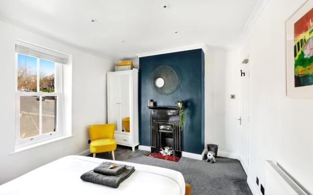 Stunning 4Bed Townhouse by HIC & Trendy Kings Quarter!