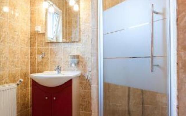 Raza Soarelui Pension (Adults only)