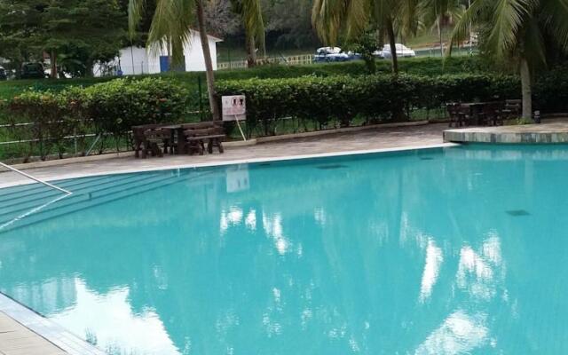 Menzan @ Bayu Emas Apartment