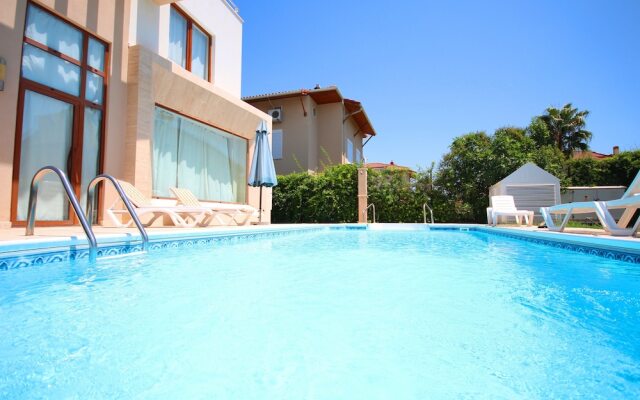 Paradise Town - Villa Family