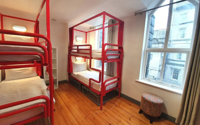Galway City Hostel & Bar