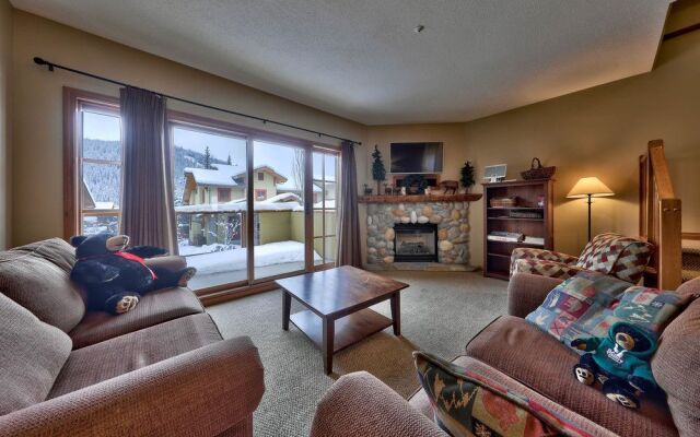 Trails Edge by Bear Country