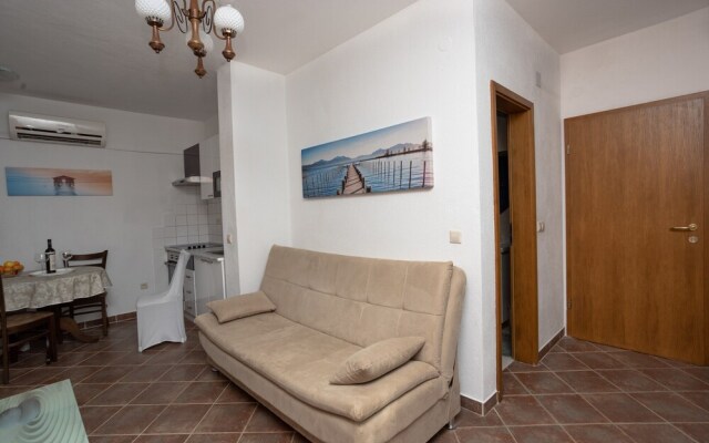 A1 - Modern Apartment With Balcony Near the Beach