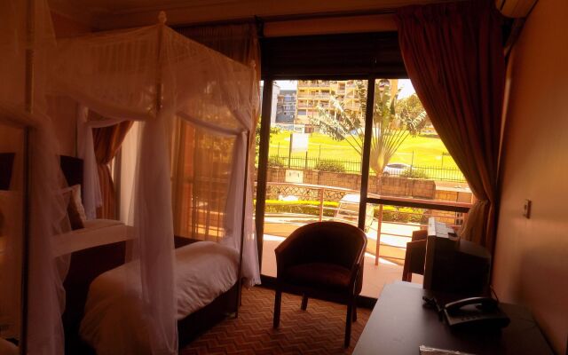 Entebbe Travelle'rs Inn