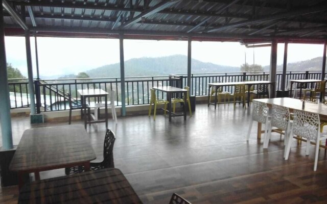 Hotel Trishul Regency