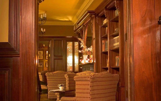 Cahir House Hotel