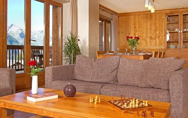 Spacious Retreat for 10 Guests