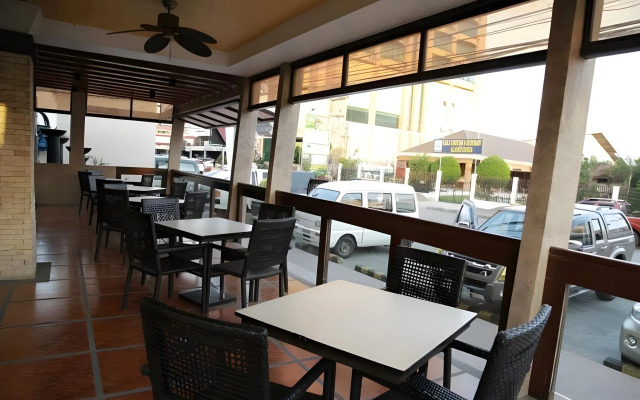 MO2 Westown Hotel Iloilo