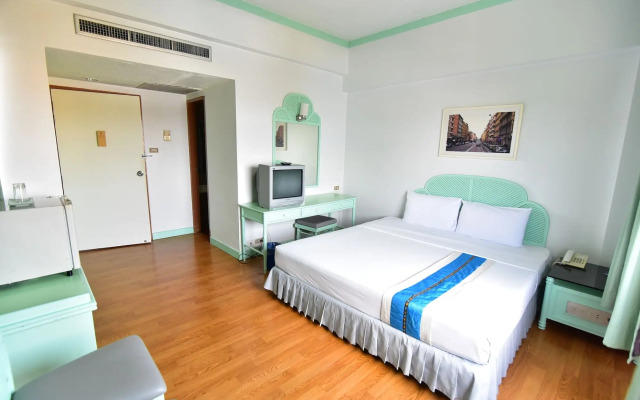 Thumrin Hotel