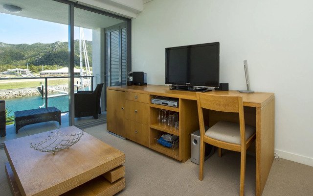 Blue on Blue Superior Studio Room 1221