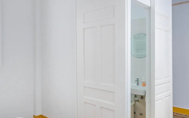 Pop Art , Sunny Apartment near Santa Cruz