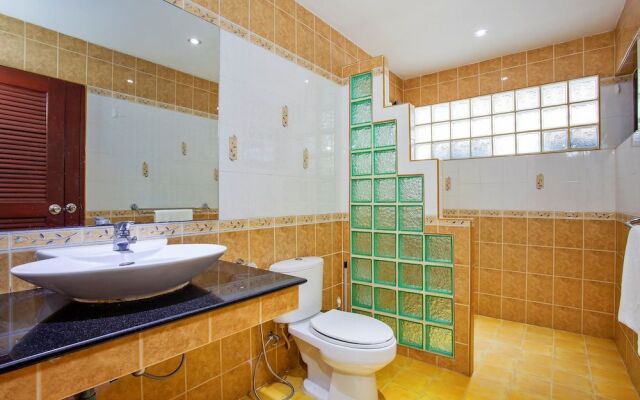 Unique Thai Style 4BR Pool Villa Nikkie