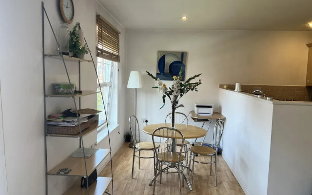 Nantwich - Sleeps 4 - Parking - Walking Distance to Town Centre