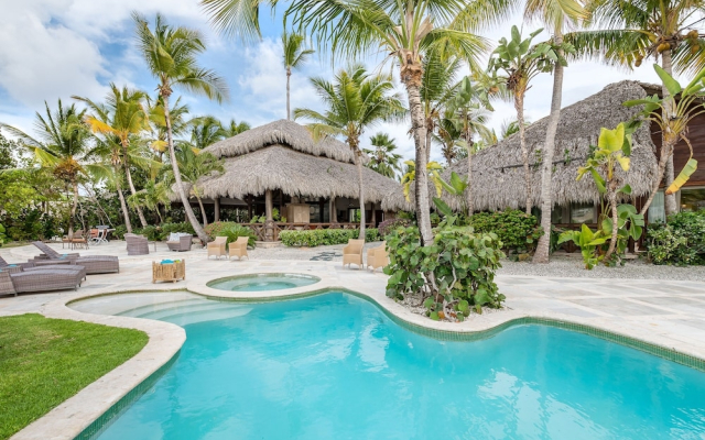 Luxury Villa with Beachfront Eden Roc