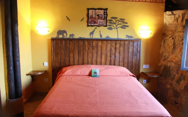 Hotel Selwo Lodge - Animal Park Tickets Included