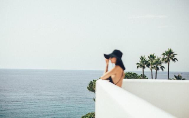 Cala Lanuza Suites