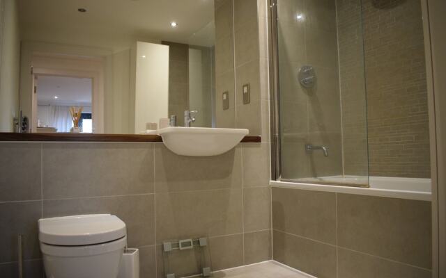 2 Bedroom Apartment With Parking in Camberwell
