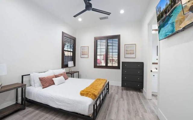 Casa Serenity Luxury Living w/ Pool & Jacuzzi
