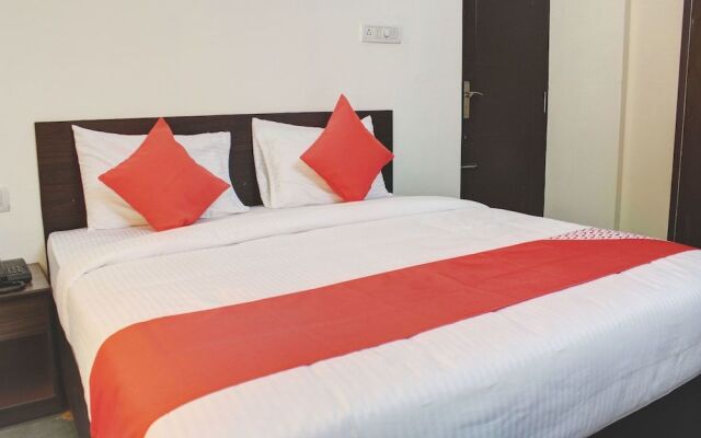 OYO 13670 Skylark Service Apartment