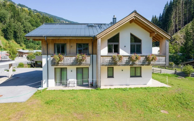 Chalet in Saalbach Near Ski Lift and Sauna