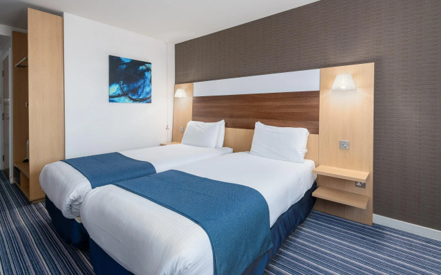 Holiday Inn Express Leigh - Sports Village by IHG