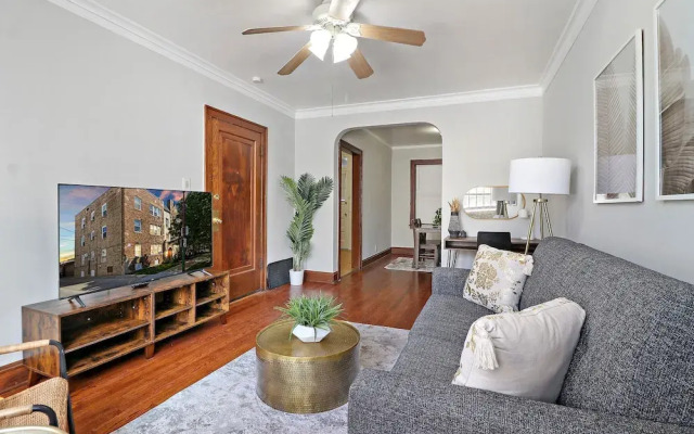 Contemporary Cragin 1BR Apt in Lockwood