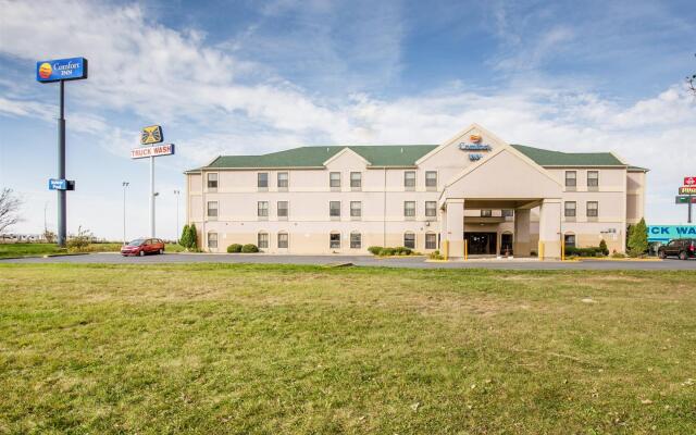 Comfort Inn Walcott near Davenport