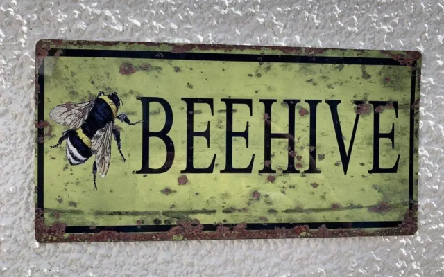 The Beehive - Self Contained Studio by The Sea
