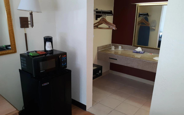 OYO Hotel Phenix City Central