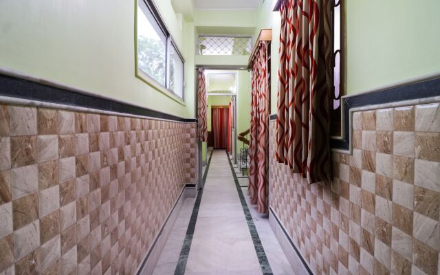 Spot On 45094 Hotel Madhu Complex