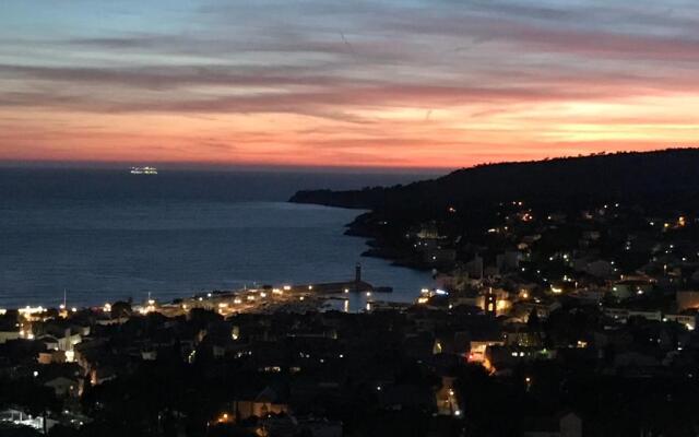 T2 à Cassis vue mer de rêve
