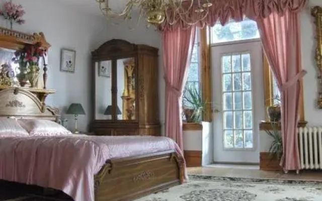 Romantic Mansion Toronto