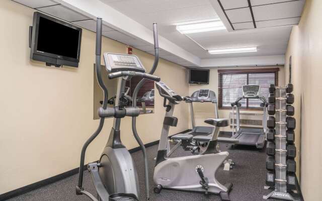 AmericInn by Wyndham Fargo West Acres